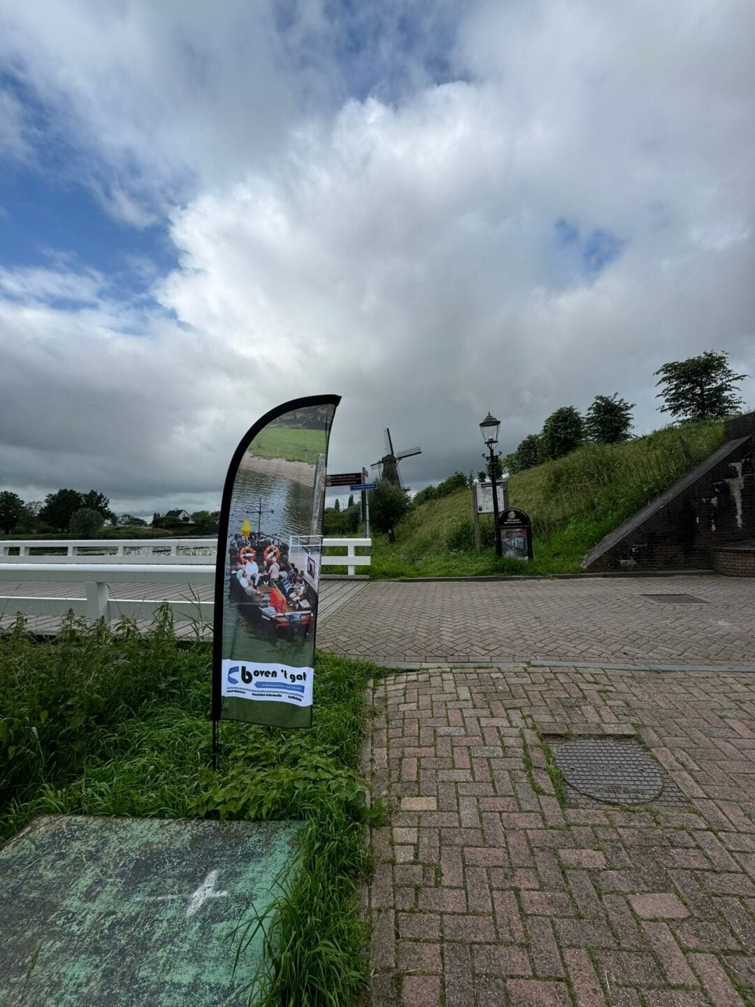 Beachvlag Voetveer Woudrichem